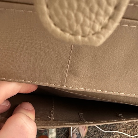 Chic Tan Leather Wallet - Picture 9 of 12